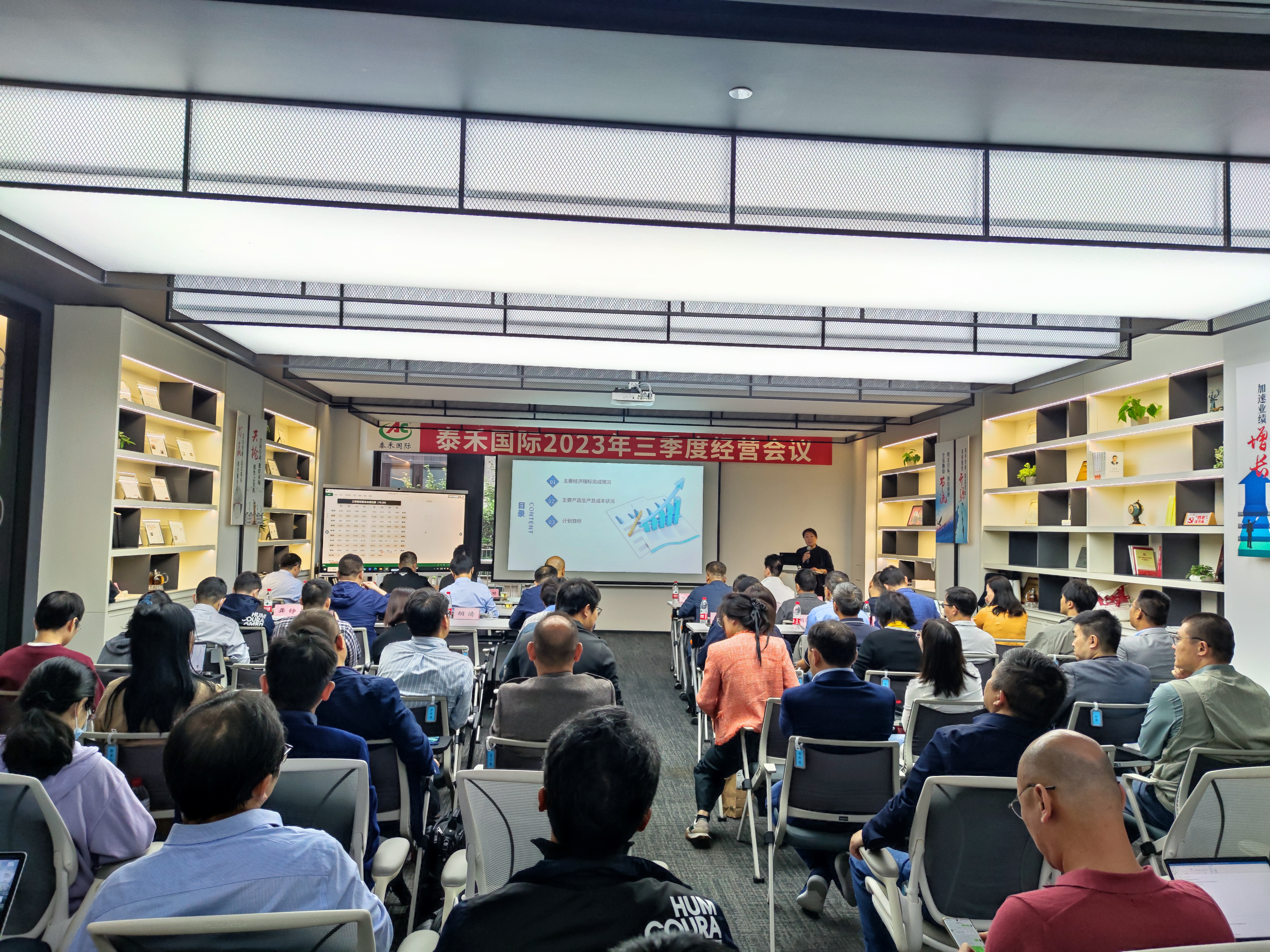 ���ľ��������ѹ�����ս������������ �������Ź��ʹ��������ٿ������Ⱦ�Ӫ������